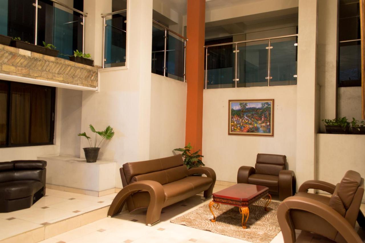 Constellation Hotel ปอร์โตแปรงซ์ ภายนอก รูปภาพ