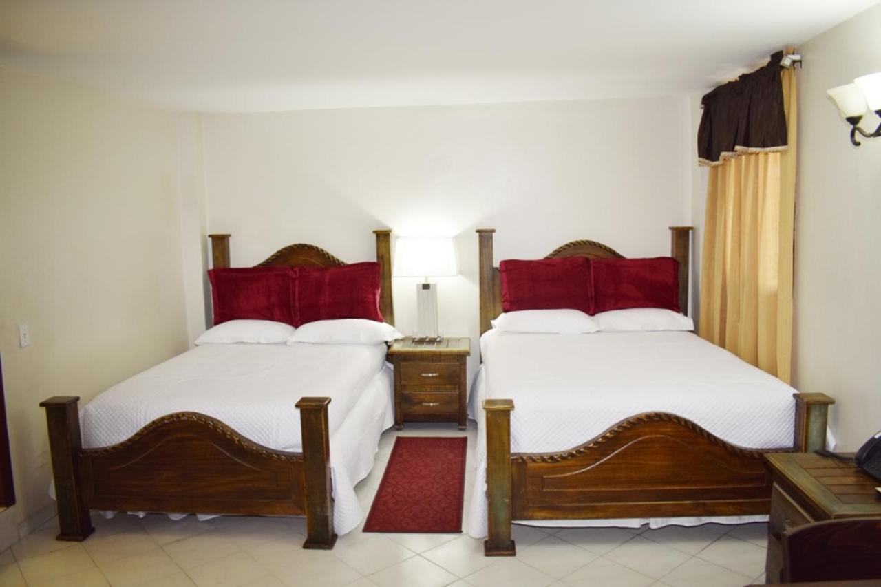 Constellation Hotel ปอร์โตแปรงซ์ ภายนอก รูปภาพ