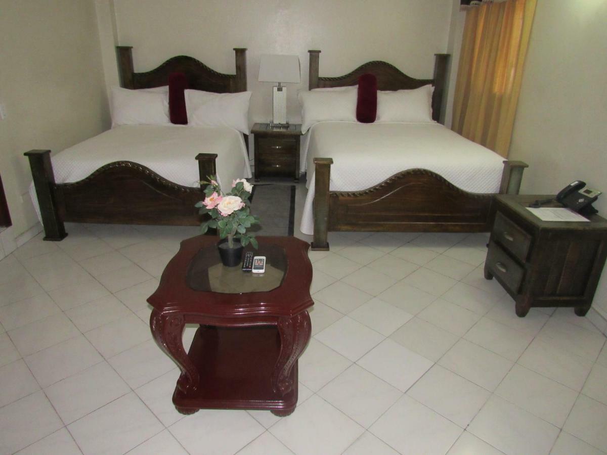 Constellation Hotel ปอร์โตแปรงซ์ ภายนอก รูปภาพ