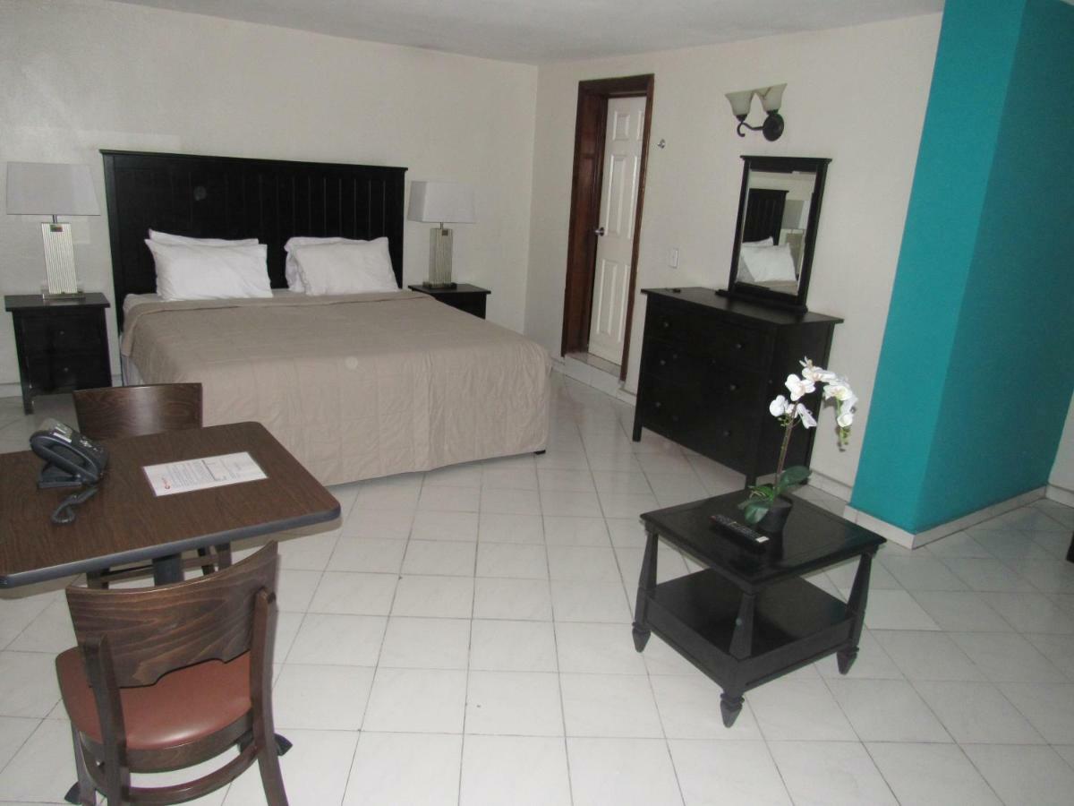 Constellation Hotel ปอร์โตแปรงซ์ ภายนอก รูปภาพ