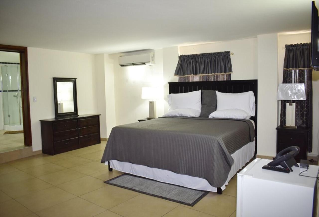 Constellation Hotel ปอร์โตแปรงซ์ ภายนอก รูปภาพ