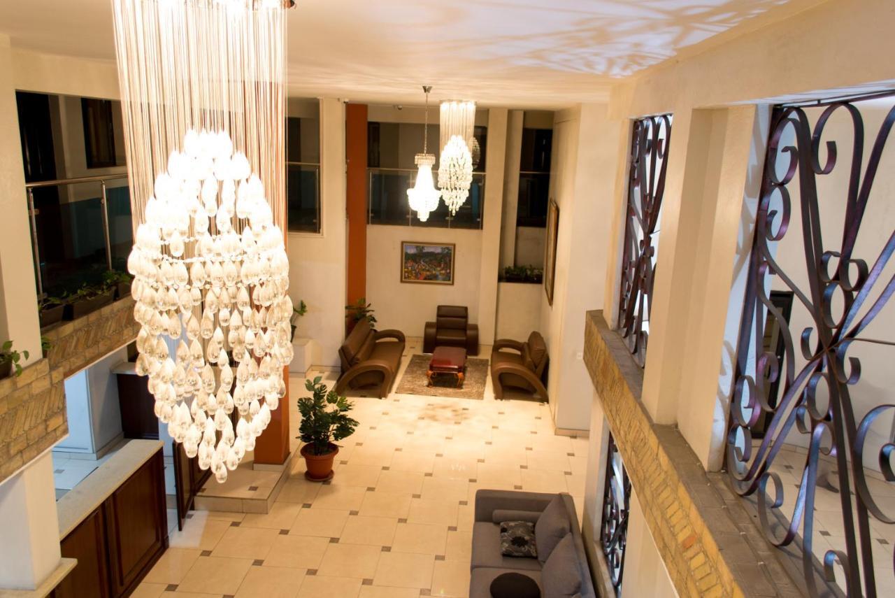 Constellation Hotel ปอร์โตแปรงซ์ ภายนอก รูปภาพ
