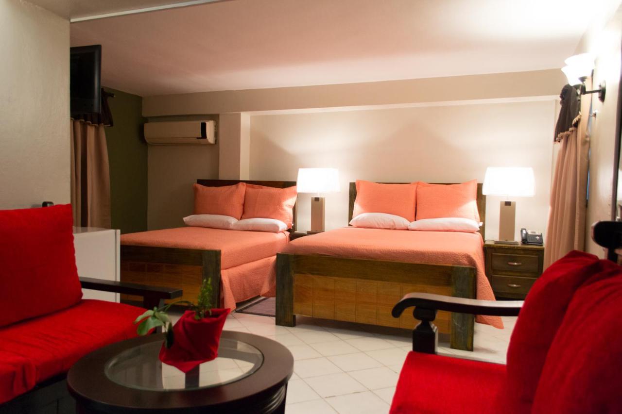 Constellation Hotel ปอร์โตแปรงซ์ ภายนอก รูปภาพ